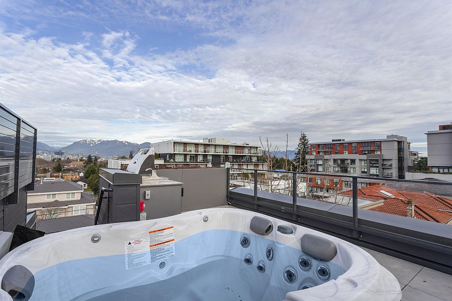 553 W 26th Avenue Vancouver, BC - 27