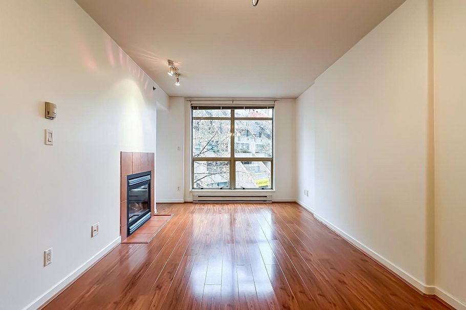 511 819 Hamilton Street Vancouver, BC - 3
