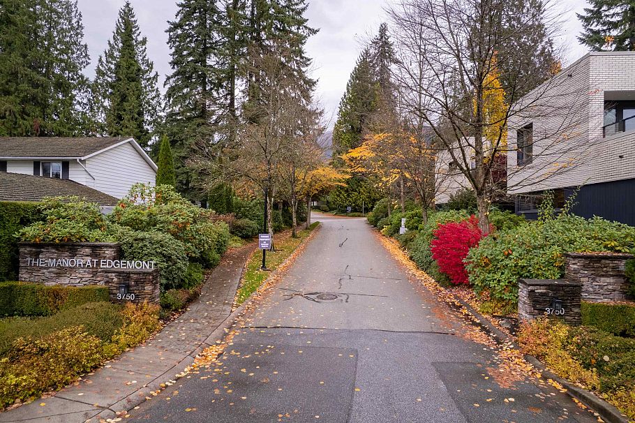 104 3750 Edgemont Boulevard North Vancouver, BC - 25