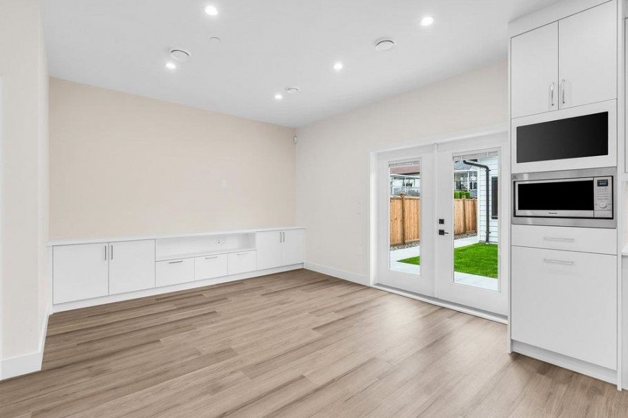 2 4257 Knight Street Vancouver, BC - 3