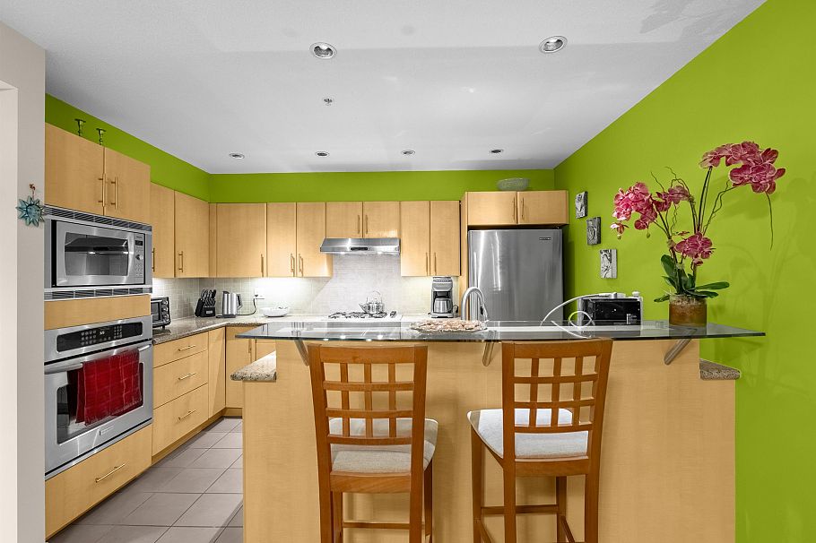 104 3750 Edgemont Boulevard North Vancouver, BC - 6