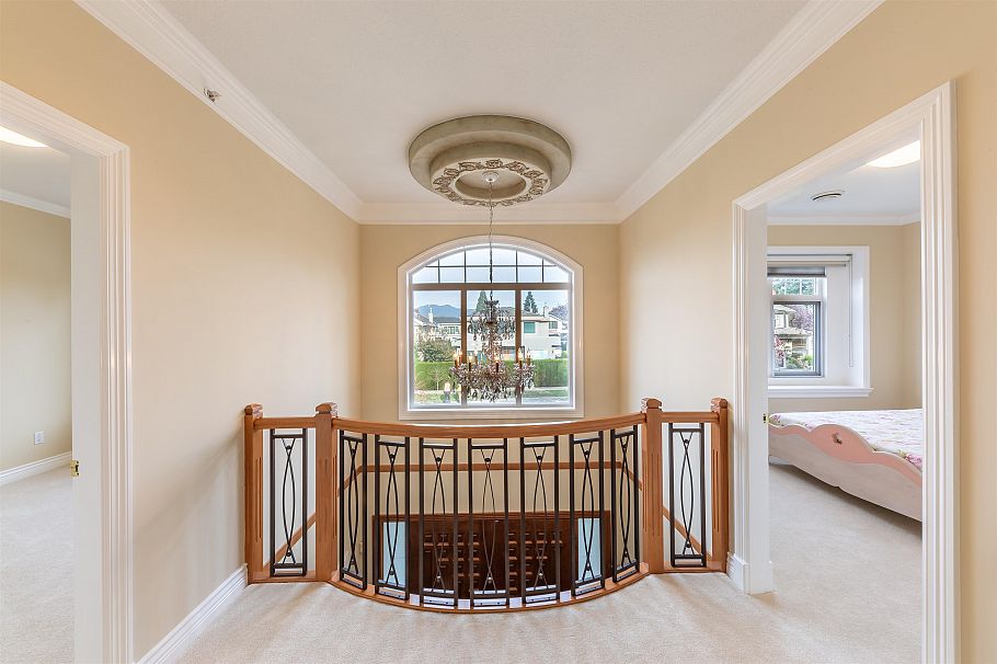 2328 W 22nd Avenue Vancouver, BC - 22