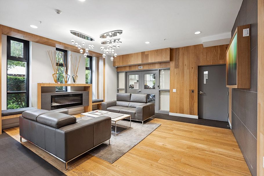 303 733 W 14 Street North Vancouver, BC - 22