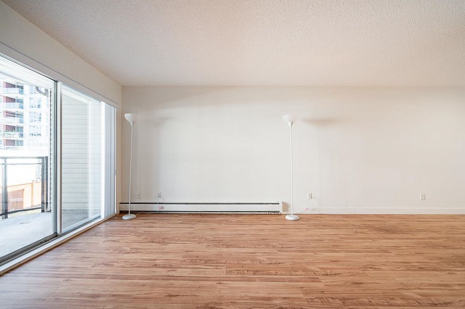 208 1550 Chesterfield Avenue North Vancouver, BC - 15