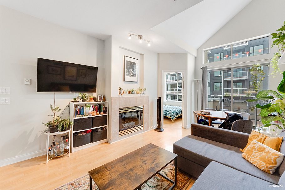 208 188 E 33rd Avenue Vancouver, BC - 3