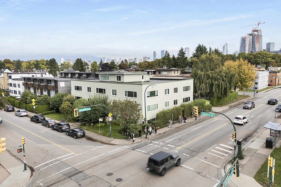 34 1480 Arbutus Street Vancouver, BC - 19
