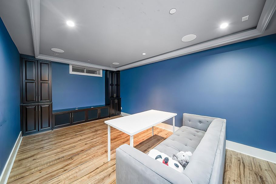 3838 W 15th Avenue Vancouver, BC - 32