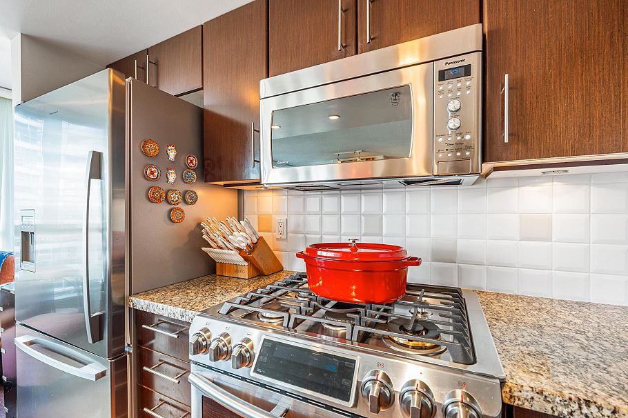 701 120 Milross Avenue Vancouver, BC - 8