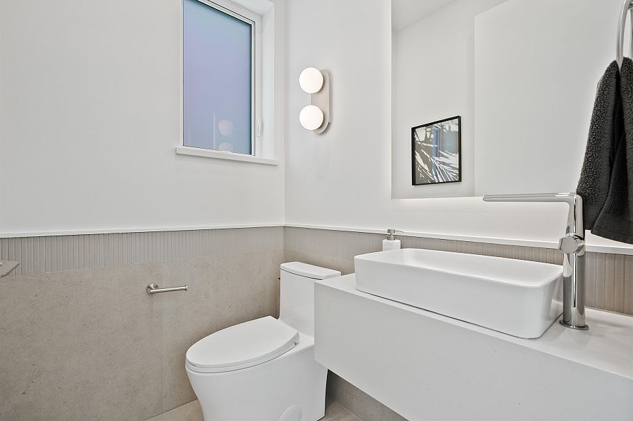 1 2253 Grant Street Vancouver, BC - 10