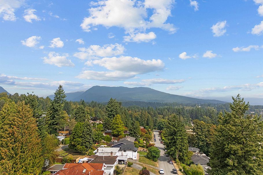 1137 Cloverley Street North Vancouver, BC - 38