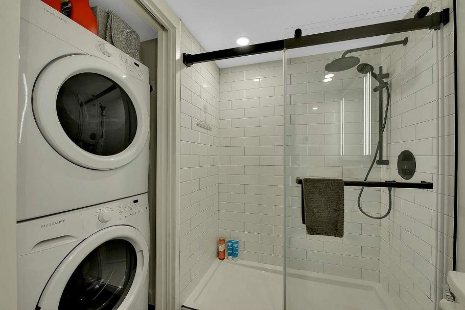 205 1265 W 11th Avenue Vancouver, BC - 4