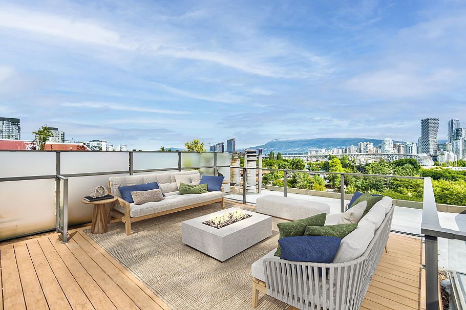 G 1215 W 7th Avenue Vancouver, BC - 3