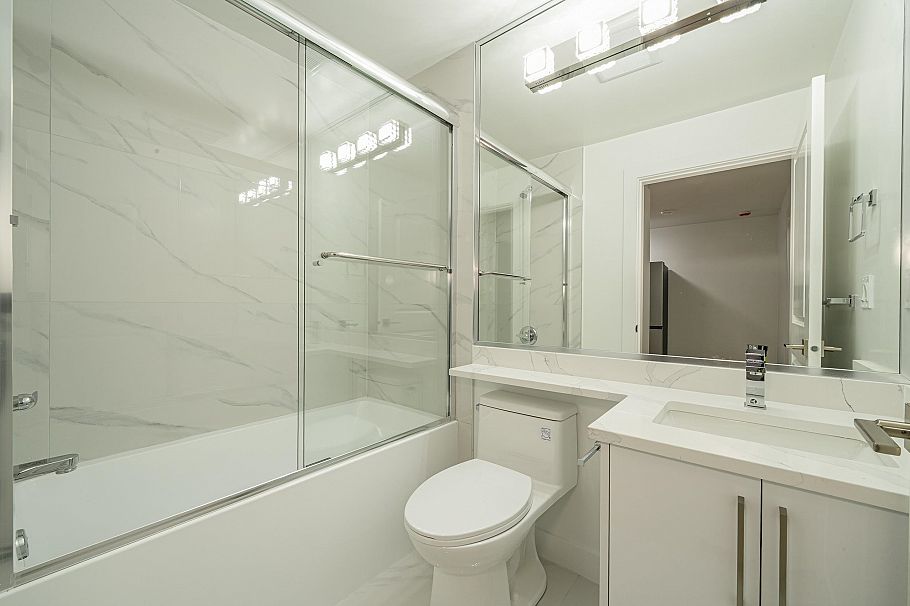 2172 E 46th Avenue Vancouver, BC - 16