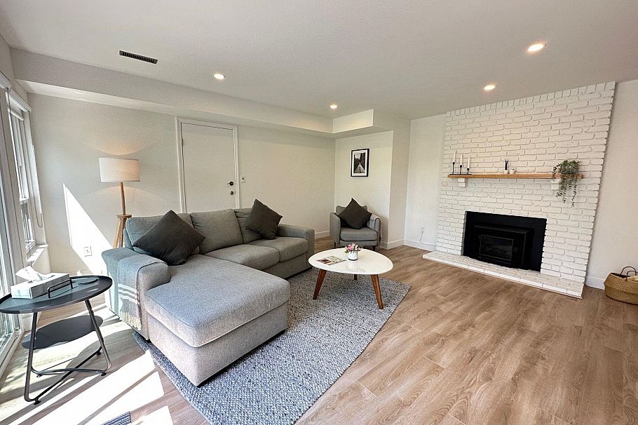 5636 COVEY PL, Vancouver BC V7R 4T8 Vancouver, BC - 1