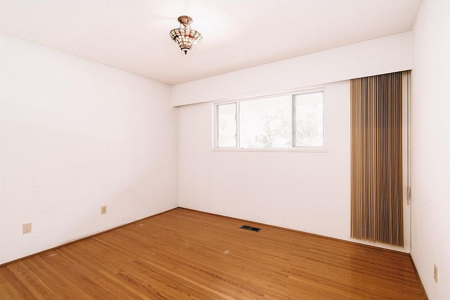 2618 W 15th Avenue Vancouver, BC - 23