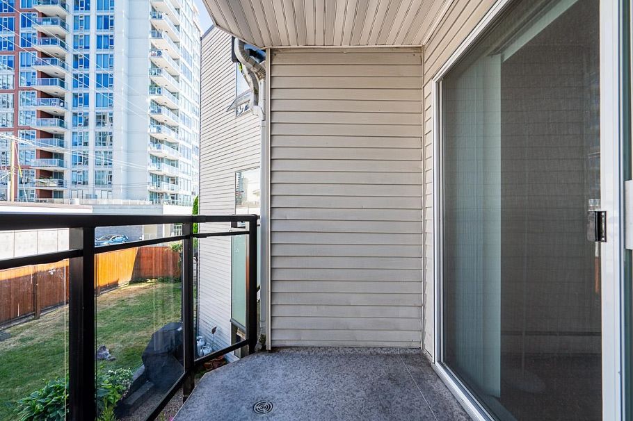 208 1550 Chesterfield Avenue North Vancouver, BC - 25