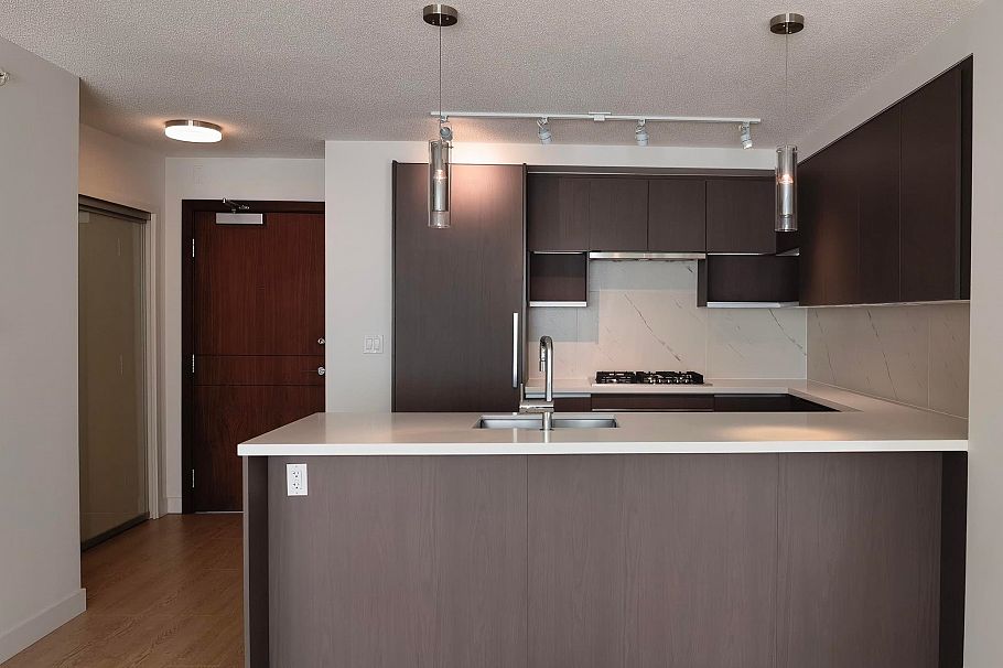 609 8833 Hazelbridge Way Richmond, BC - 5