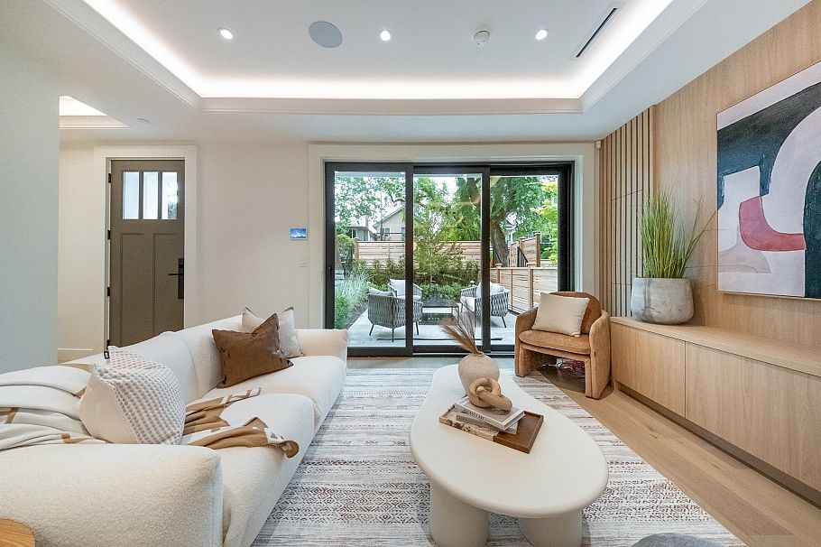 1 2154 E. 6 Avenue Vancouver, BC - 6