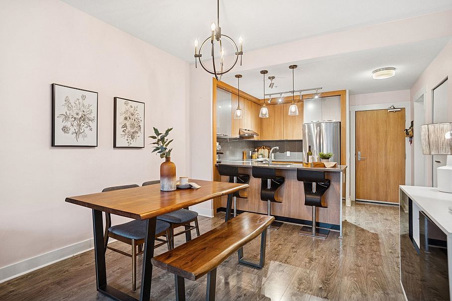 303 733 W 14 Street North Vancouver, BC - 9