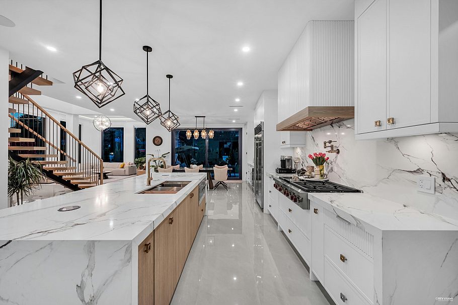 1390 Sutherland Avenue North Vancouver, BC - 12