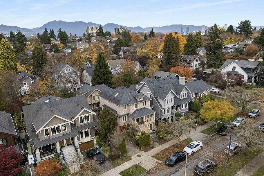 2525 W 7th Avenue Vancouver, BC - 9