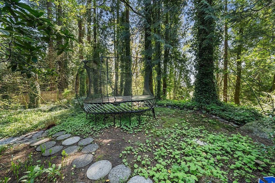 2052 Capilano Road North Vancouver, BC - 38