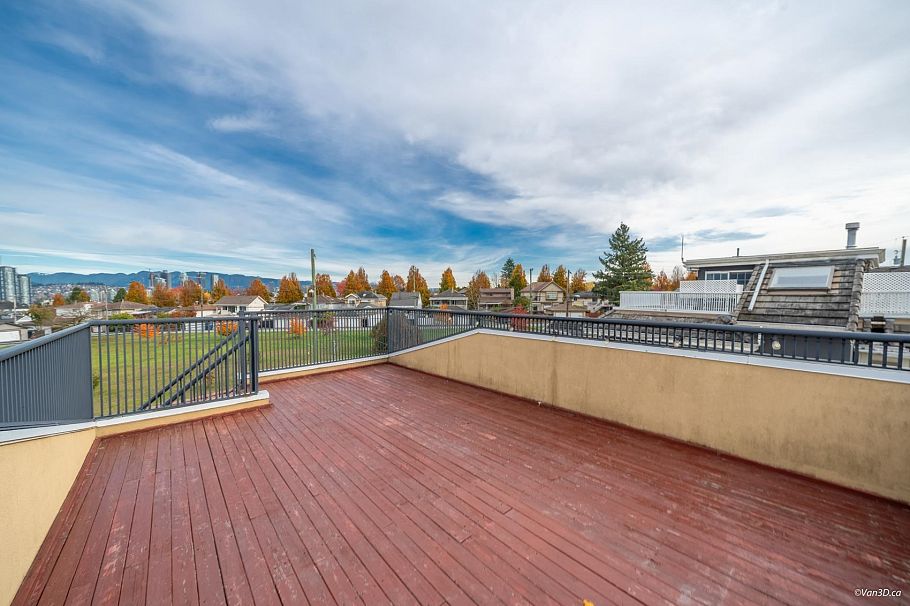 3559 Worthington Drive Vancouver, BC - 24