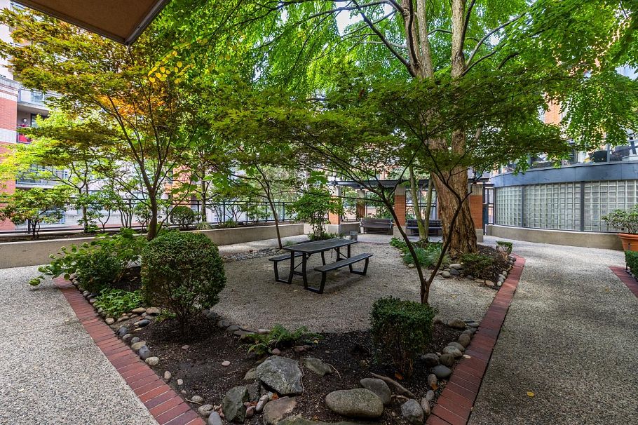 303 212 Davie Street Vancouver, BC - 19