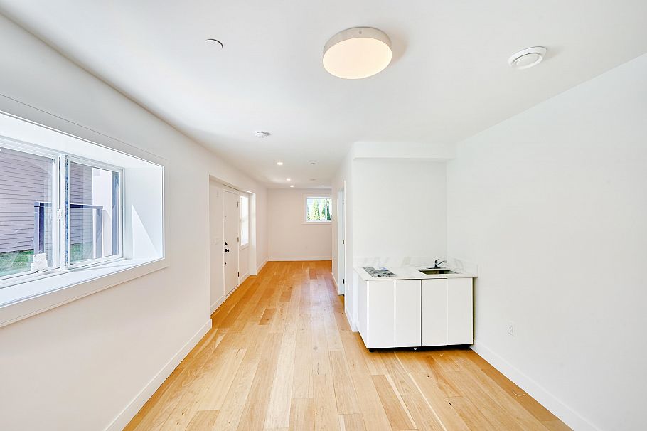 810 E 51st Avenue Vancouver, BC - 19