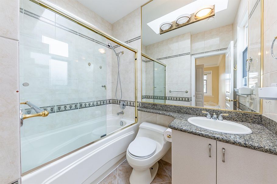 2328 W 22nd Avenue Vancouver, BC - 26