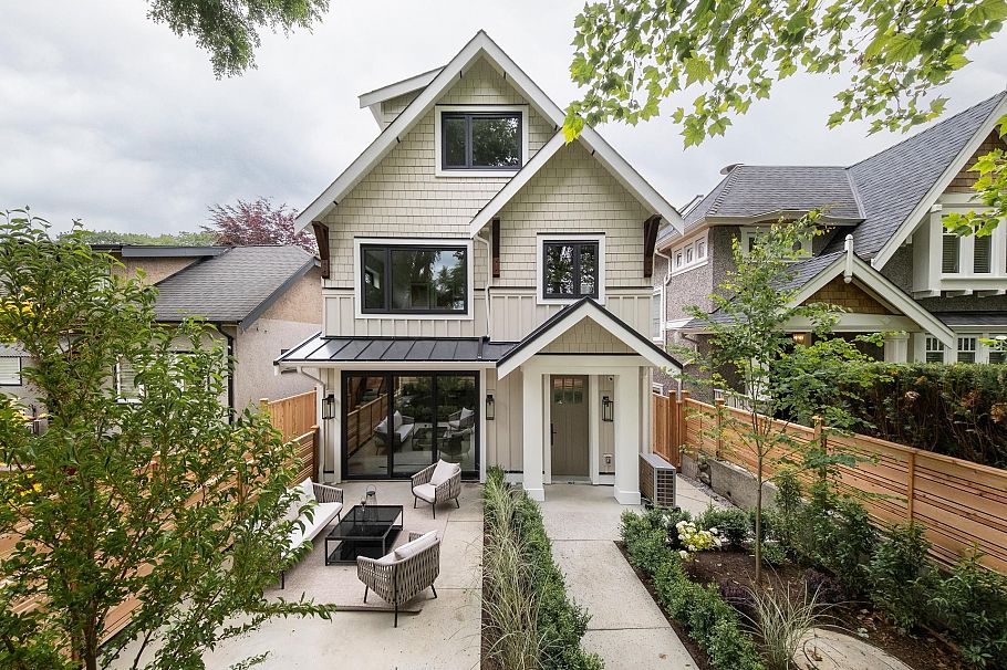 1 2154 E. 6 Avenue Vancouver, BC - 3