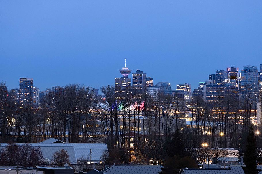 1095 W Keith Road North Vancouver, BC - 38