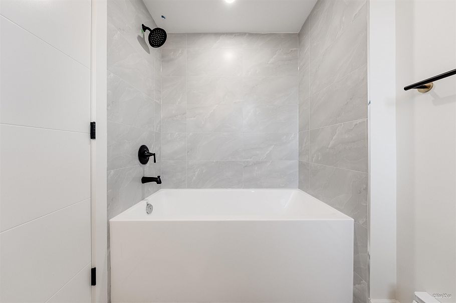 203 5092 Slocan Street Vancouver, BC - 18