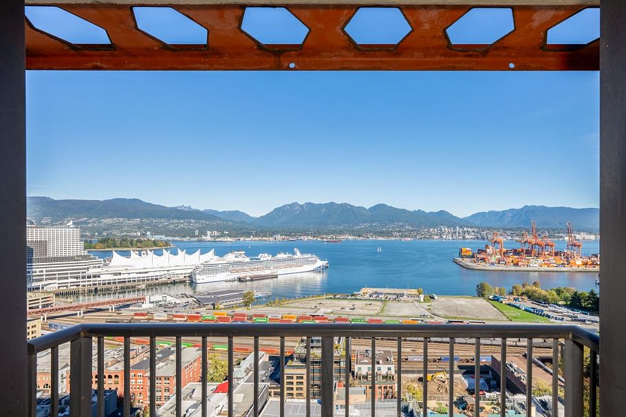 3101 128 W Cordova Street Vancouver, BC - 1