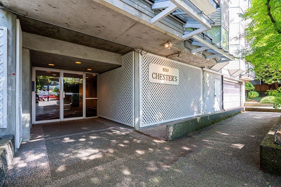 208 1550 Chesterfield Avenue North Vancouver, BC - 3