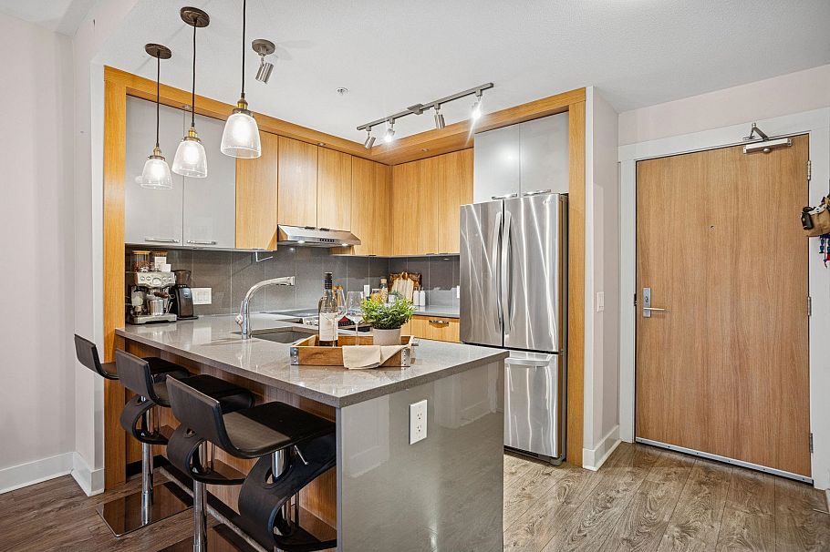 303 733 W 14 Street North Vancouver, BC - 11