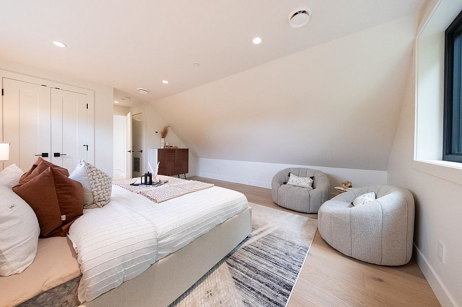 1 2154 E. 6 Avenue Vancouver, BC - 29