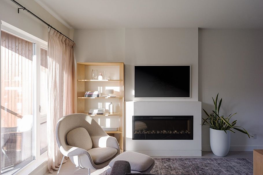 35 3595 Salal Drive North Vancouver, BC - 1