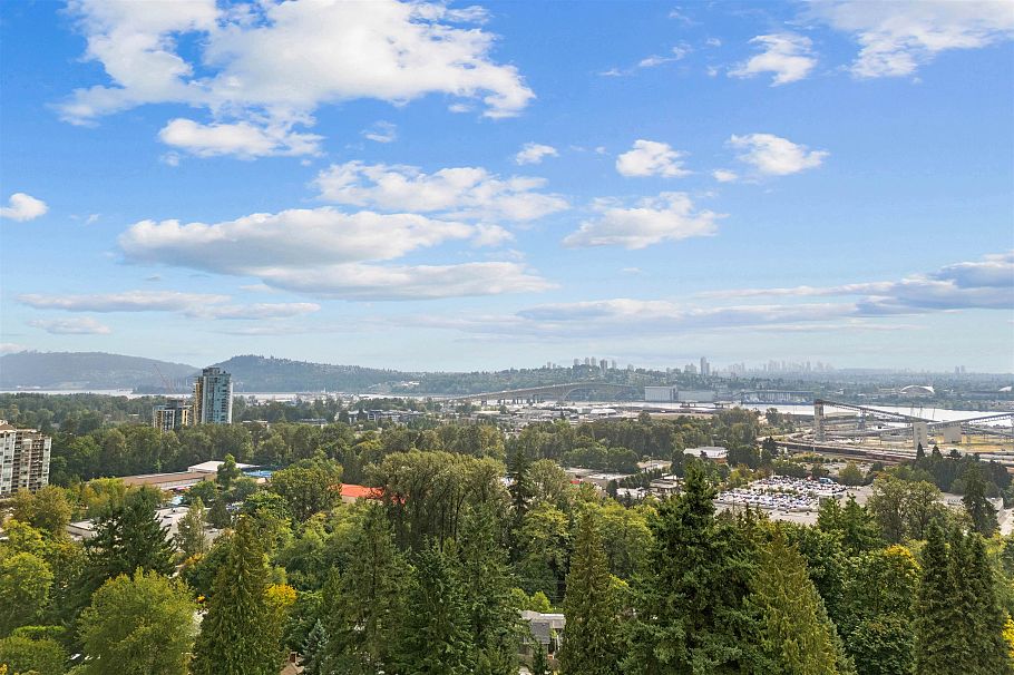 1137 Cloverley Street North Vancouver, BC - 37