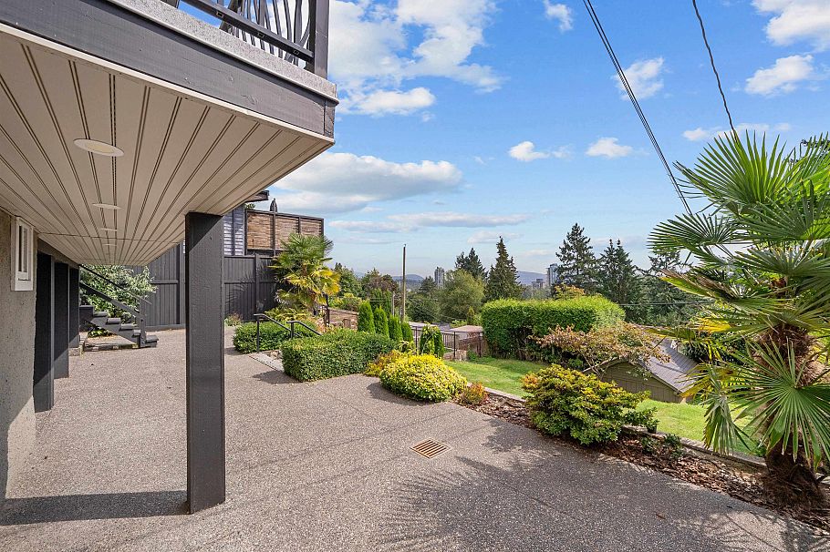 1137 Cloverley Street North Vancouver, BC - 15