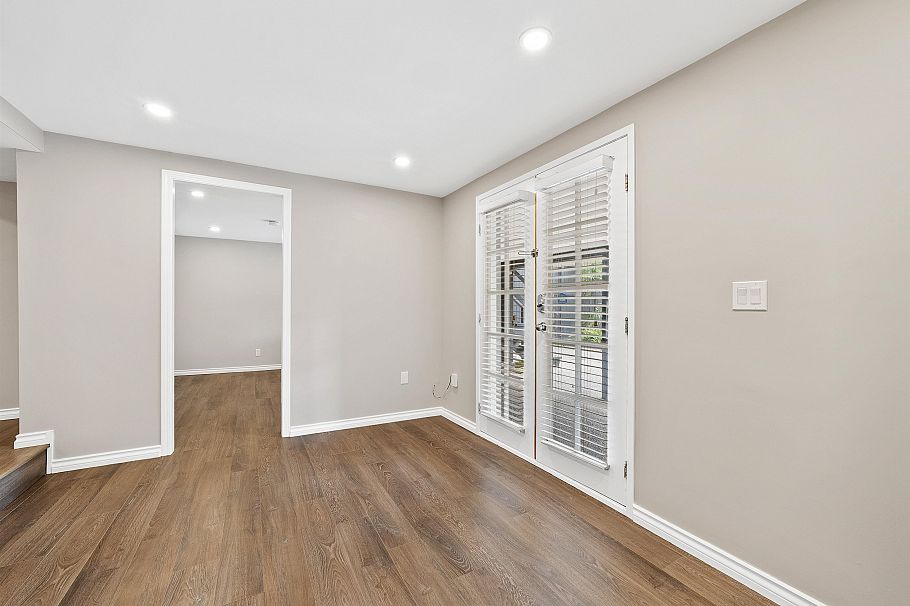 1137 Cloverley Street North Vancouver, BC - 17