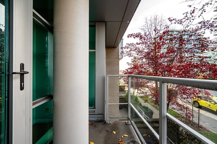 TH6 168 E Esplanade Avenue North Vancouver, BC - 16