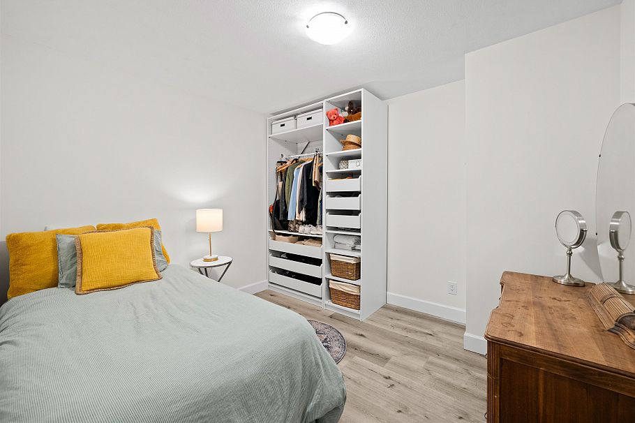 204 1528 Bowser Avenue North Vancouver, BC - 16