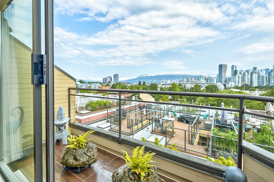 G 1215 W 7th Avenue Vancouver, BC - 10