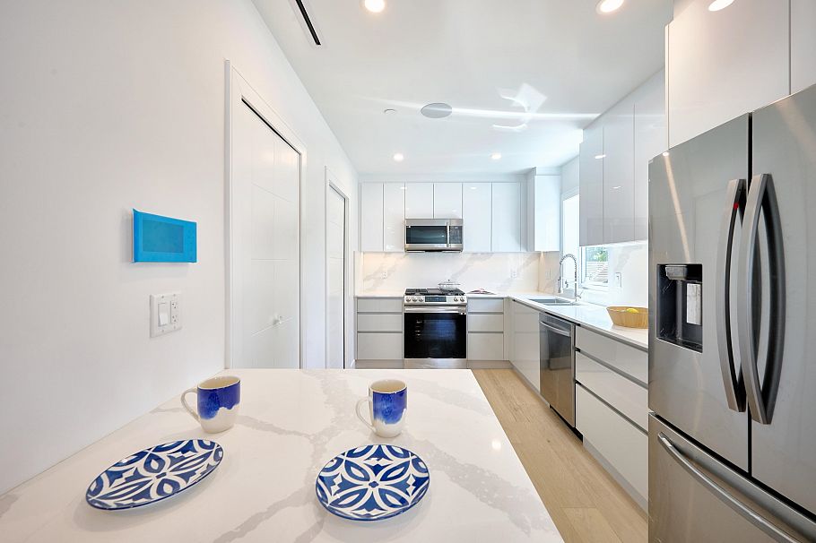 810 E 51st Avenue Vancouver, BC - 9