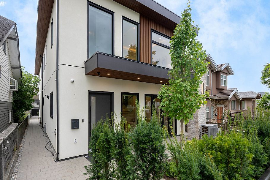 1 3466 Franklin Street Vancouver, BC - 24