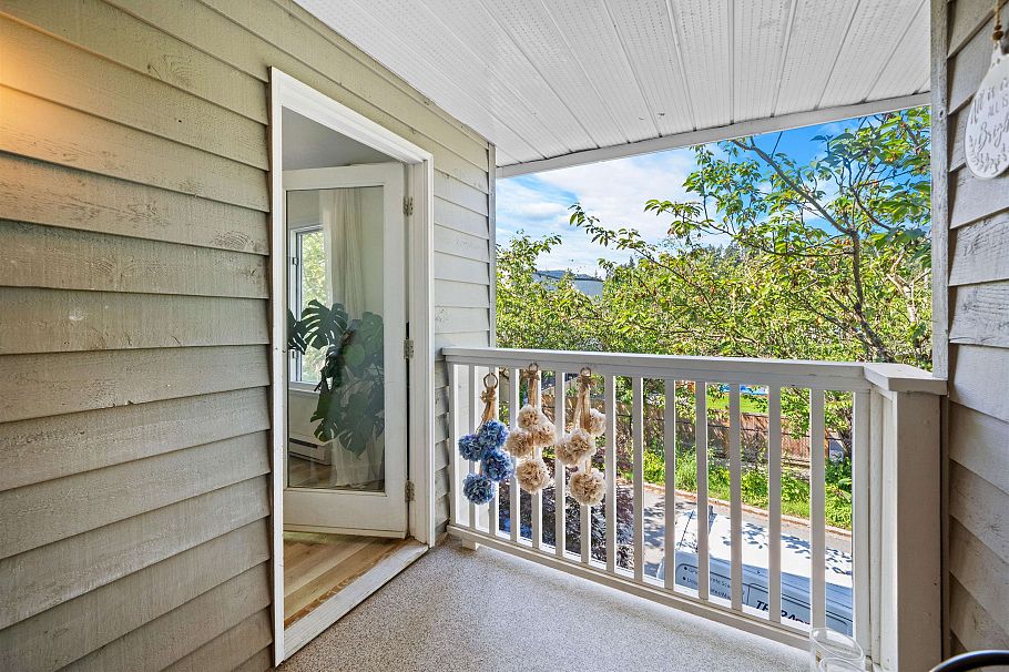 204 1528 Bowser Avenue North Vancouver, BC - 21