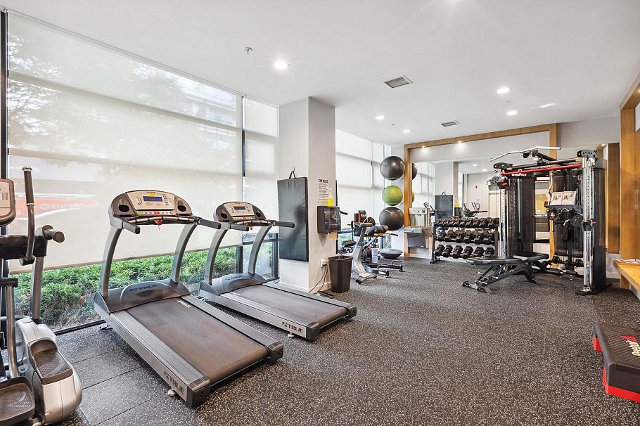 303 733 W 14 Street North Vancouver, BC - 24