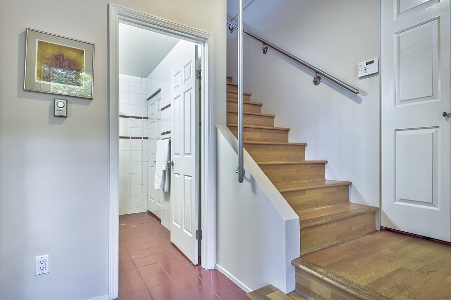 G 1215 W 7th Avenue Vancouver, BC - 23