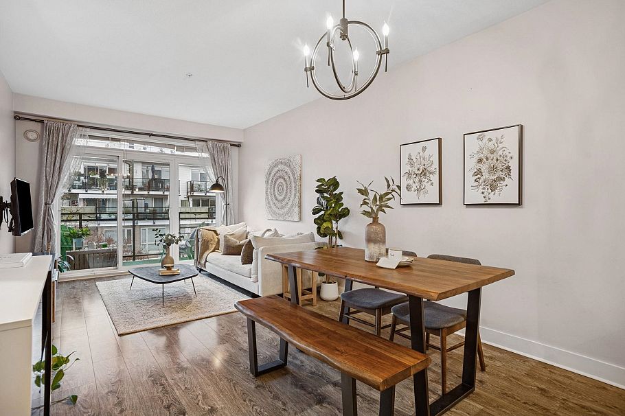 303 733 W 14 Street North Vancouver, BC - 1